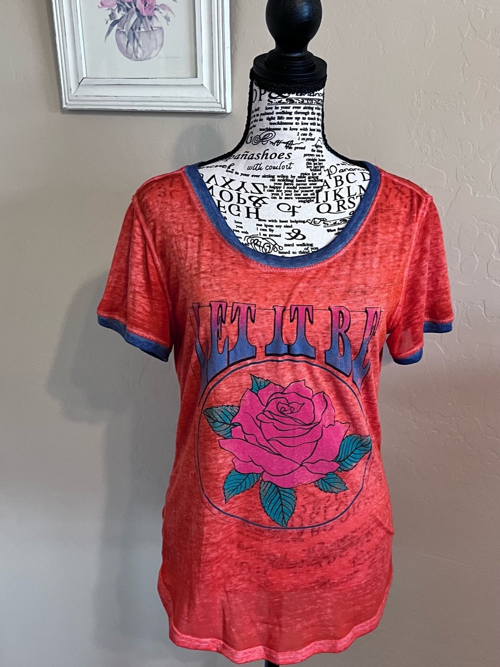Women’s Red Short-Sleeve Graphic Tee with Pink Rose
